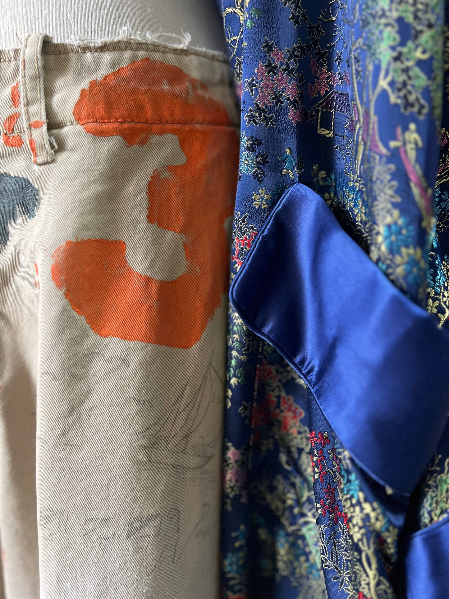 Vintage Silk Embroidered Smoking Jacket Robe XL