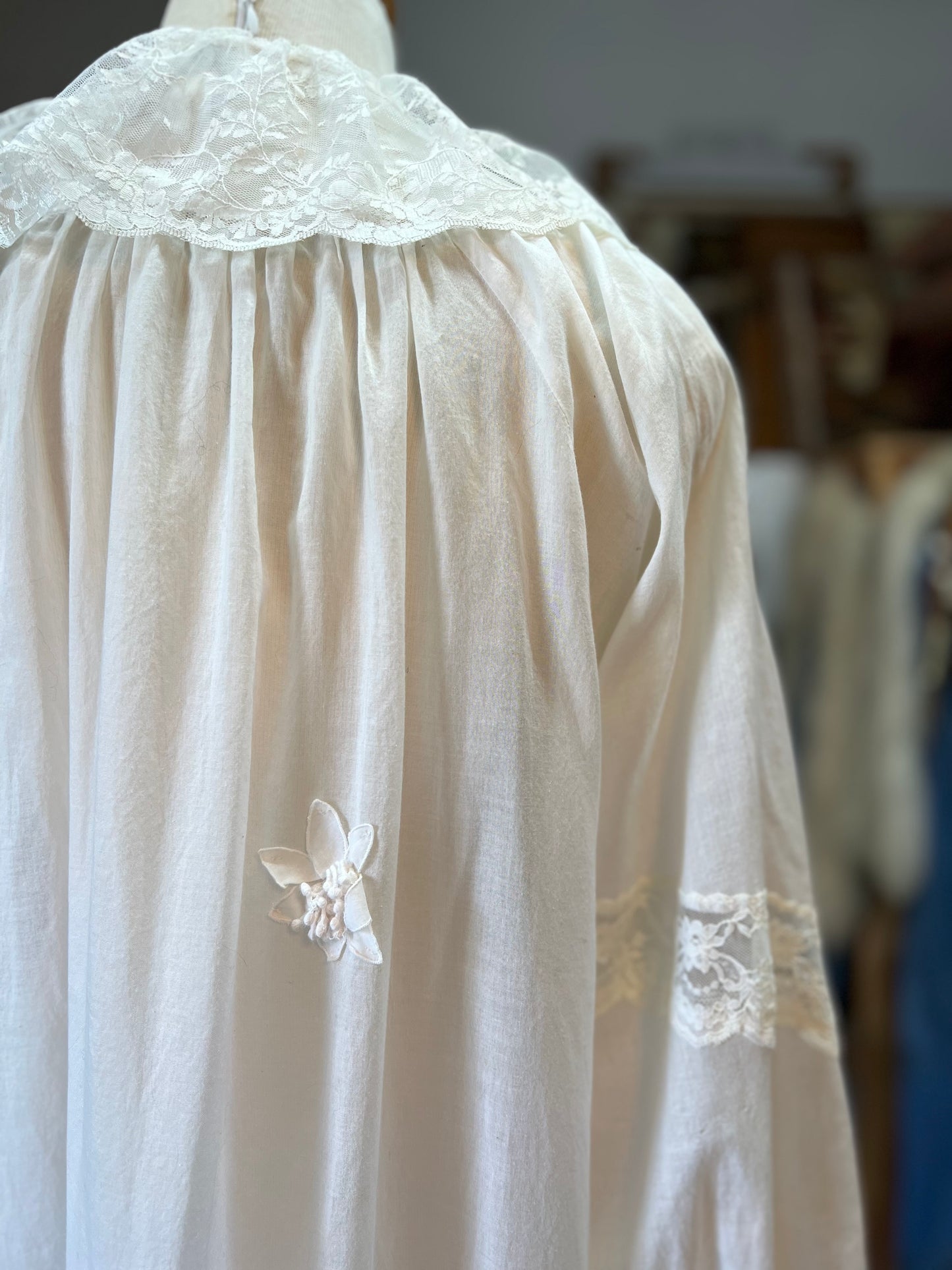 Vintage Ethereal Cotton Lace Flower Detail Peignoir P/S