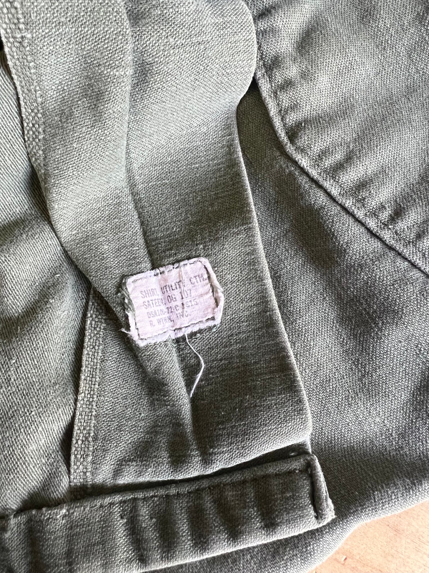 Vintage Army Shirt Jacket Worn Faded Embroidered Flower Patches