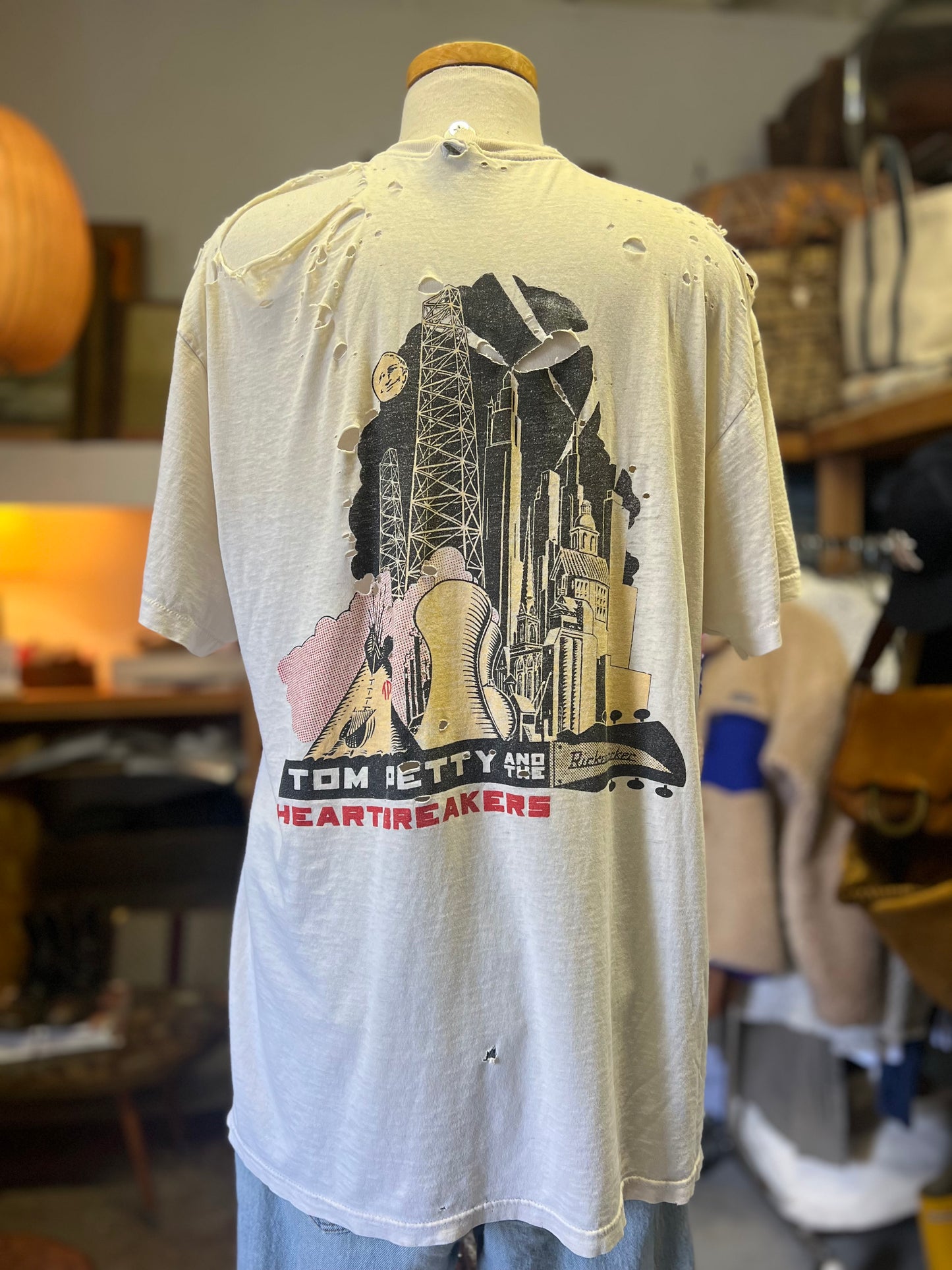 Vintage Thrashed Tom Petty Strange Behavior Tour 1989 T-Shirt XL