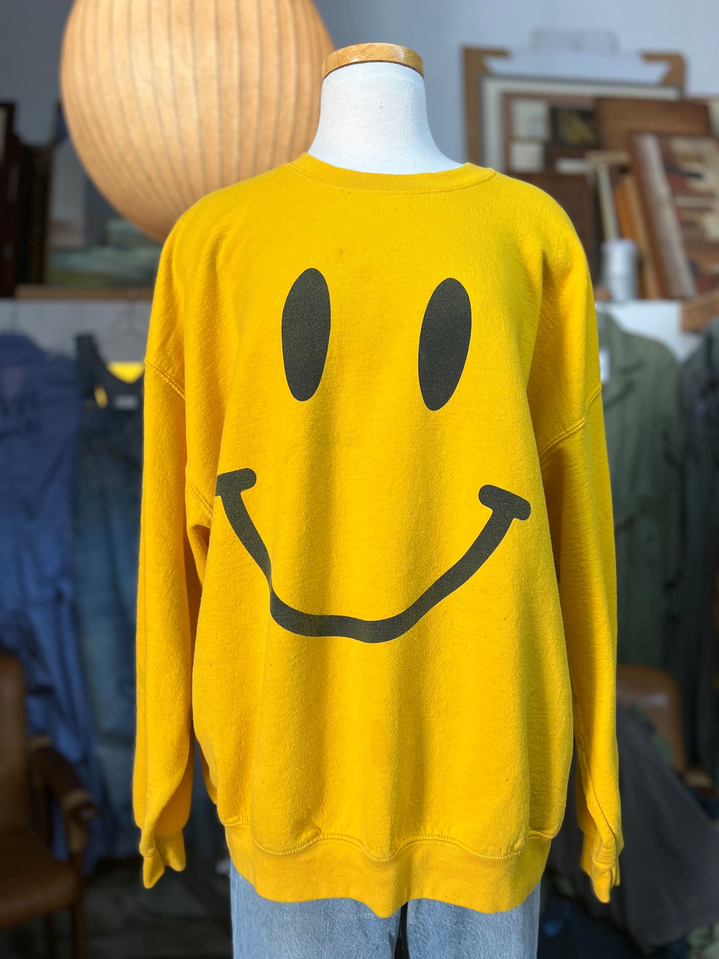 Vintage 90’s Oversized Distressed Smiley Face Sweatshirt XL