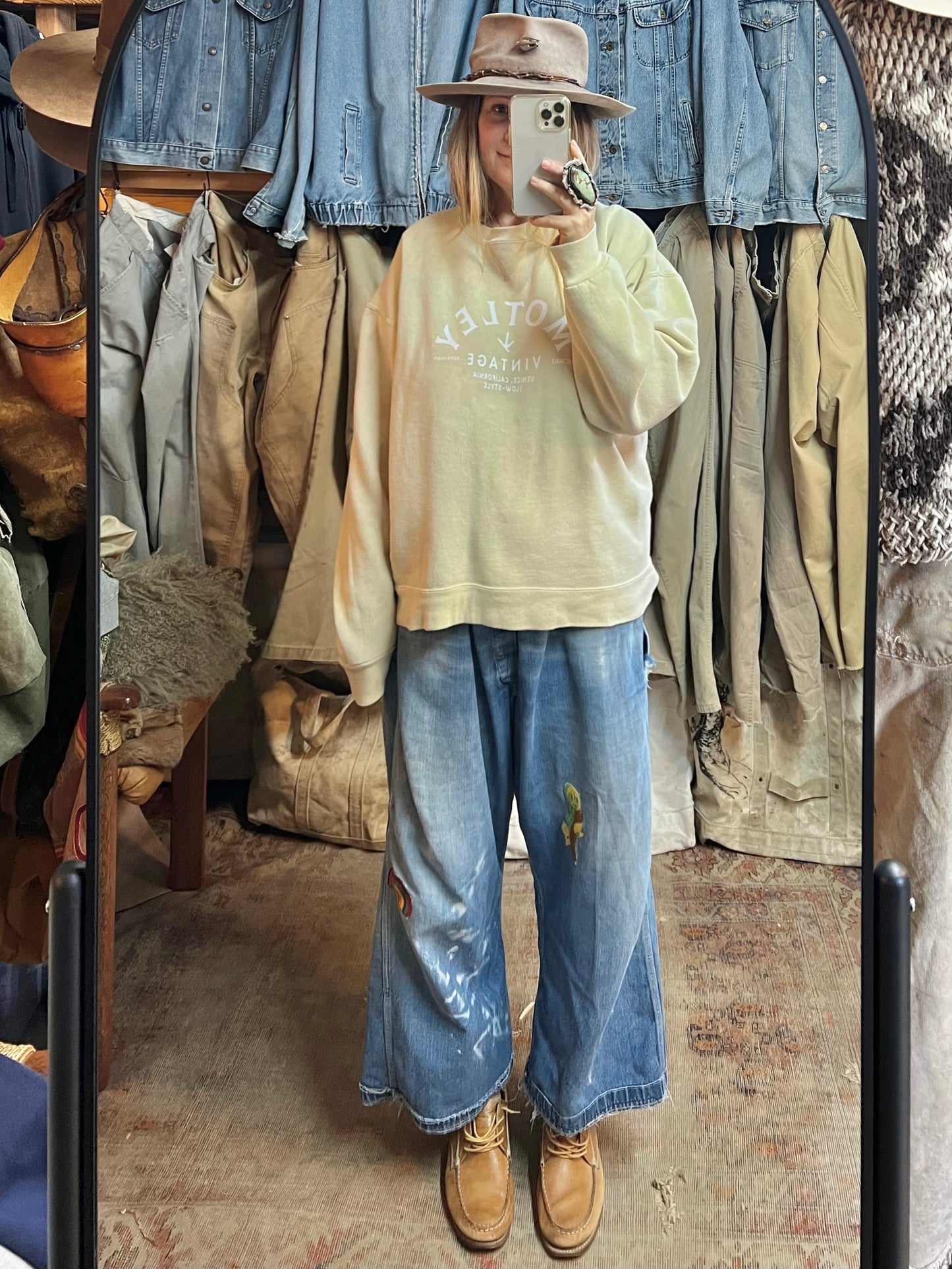 Vintage Rare Color Distressed Oversized Russell Sweatshirt w/ MV Logo XXL #18