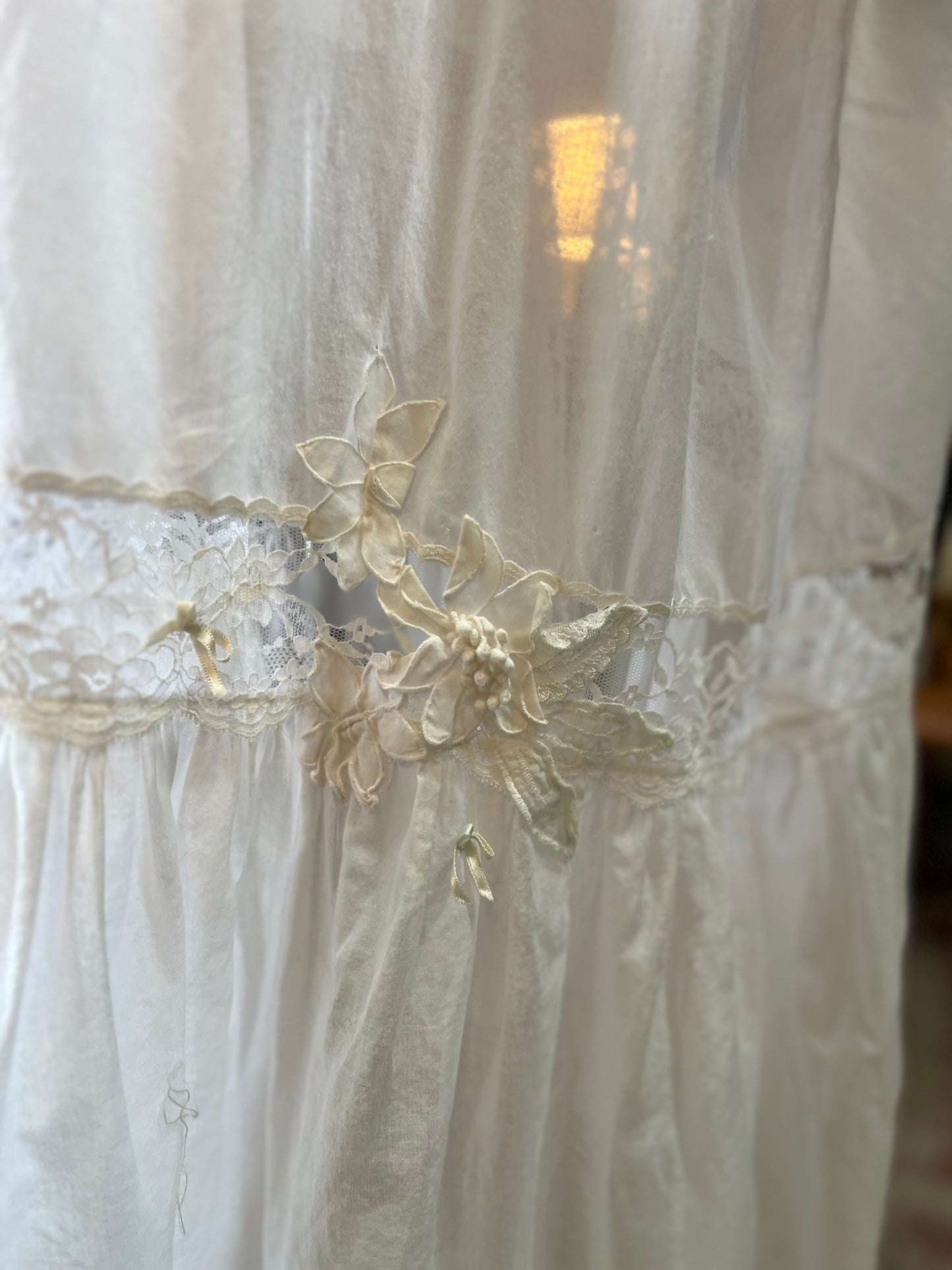 Vintage Ethereal Cotton Lace Flower Detail Peignoir P/S