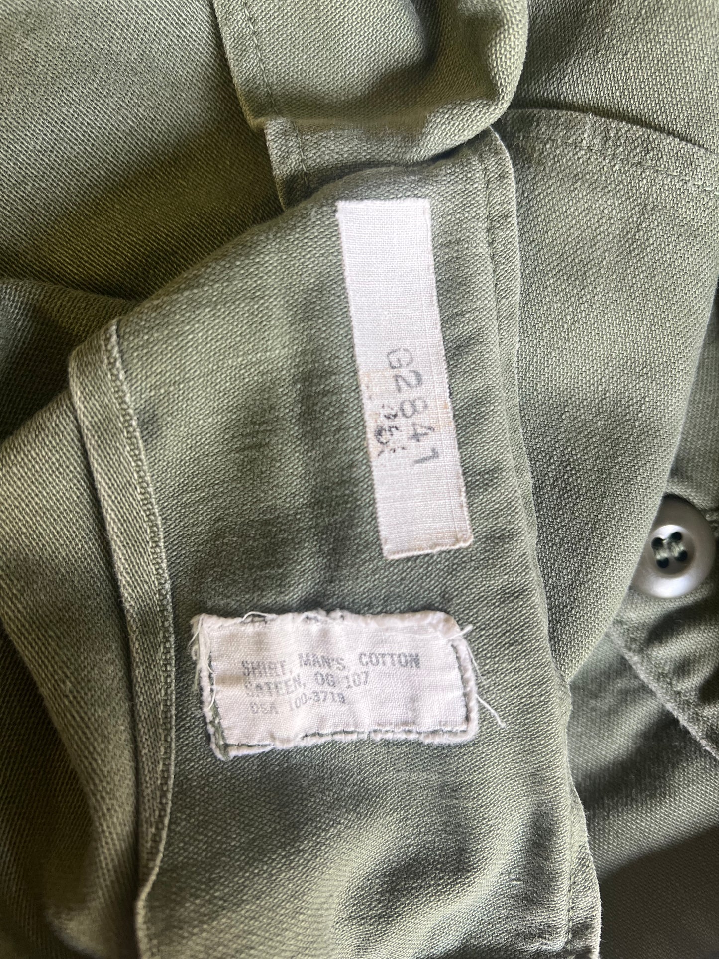 Vintage US Army Military Shirt Jacket Patches Faded Distressed