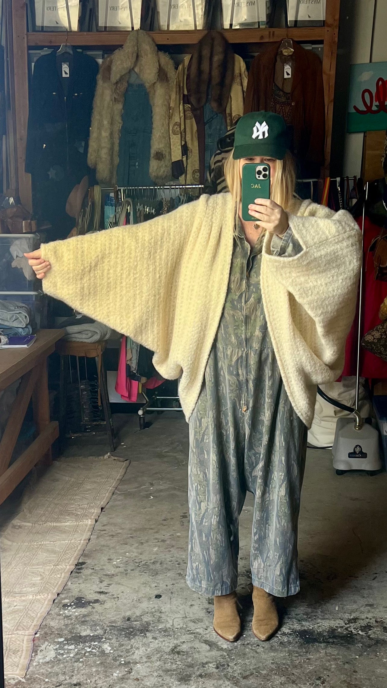 Incredible Rare 70’s Tapestries Ireland Pure New Wool Cocoon Sweater O/S