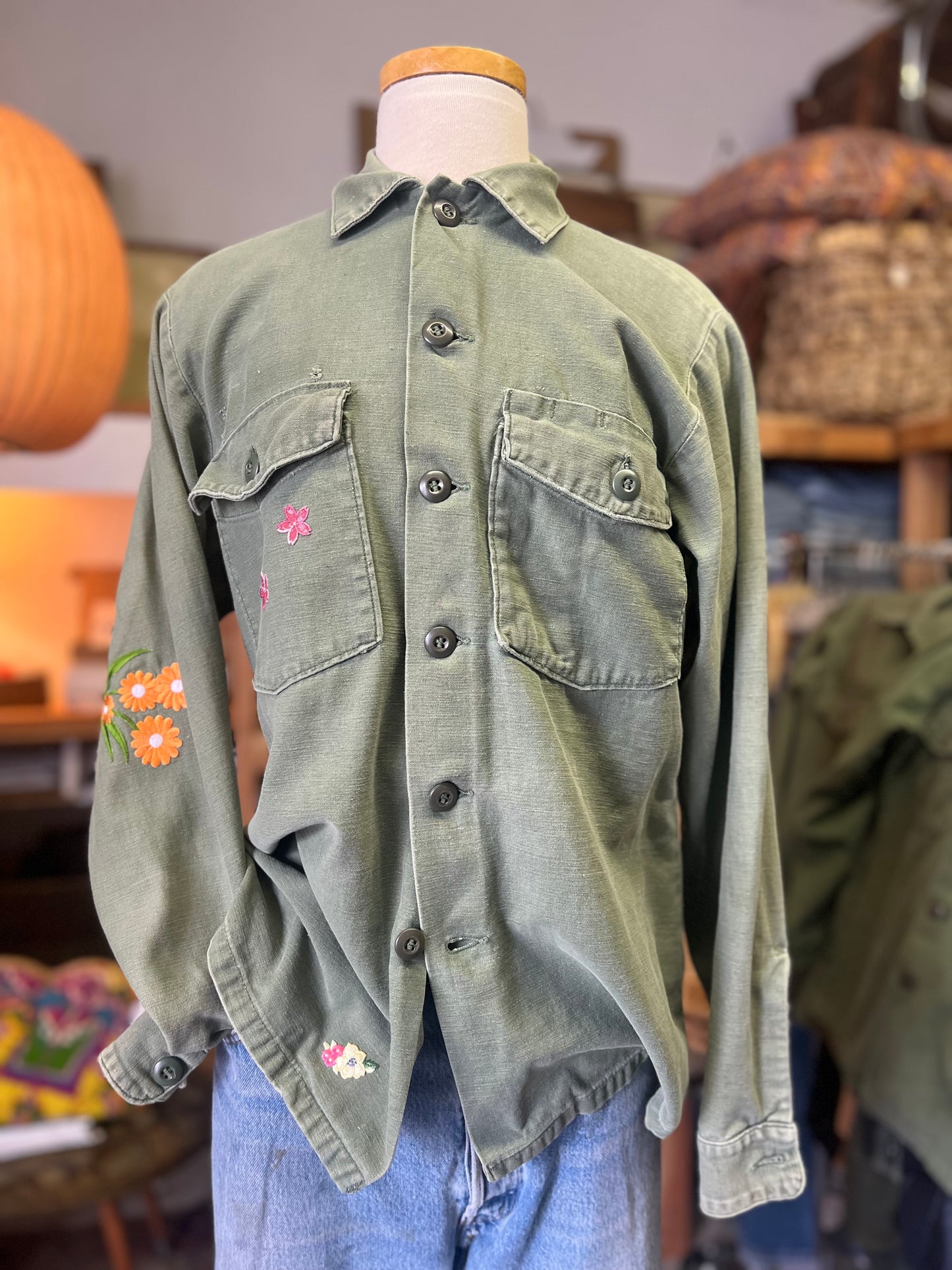 Vintage Army Shirt Jacket Worn Faded Embroidered Flower Patches