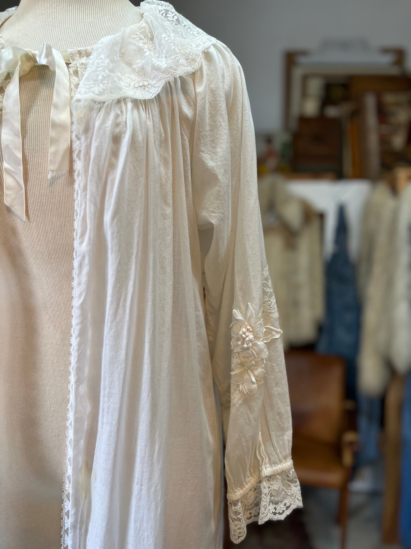 Vintage Ethereal Cotton Lace Flower Detail Peignoir P/S