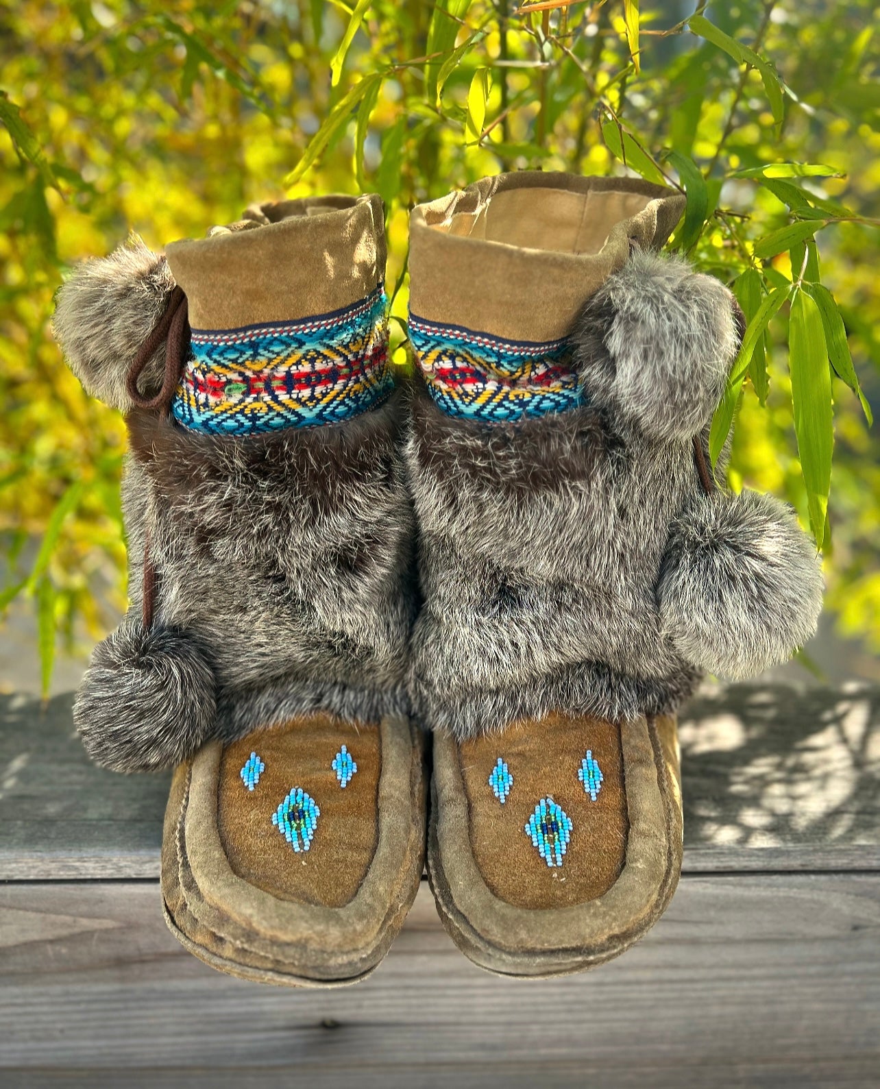 Vintage Suede Moccasin Fur Boots w/ Seed Beading and Side Tie Pom Pom 8/9