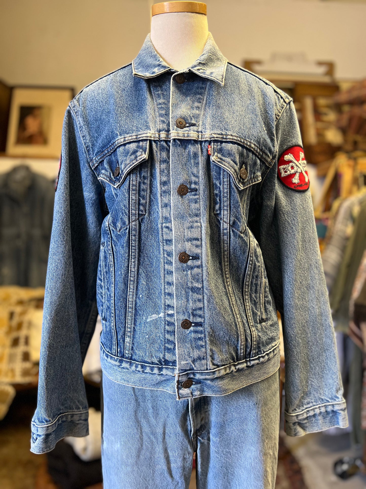 Rare Vintage 80’s Powell Peralta Bones Brigade Patch Levi’s Denim Trucker Jacket 42