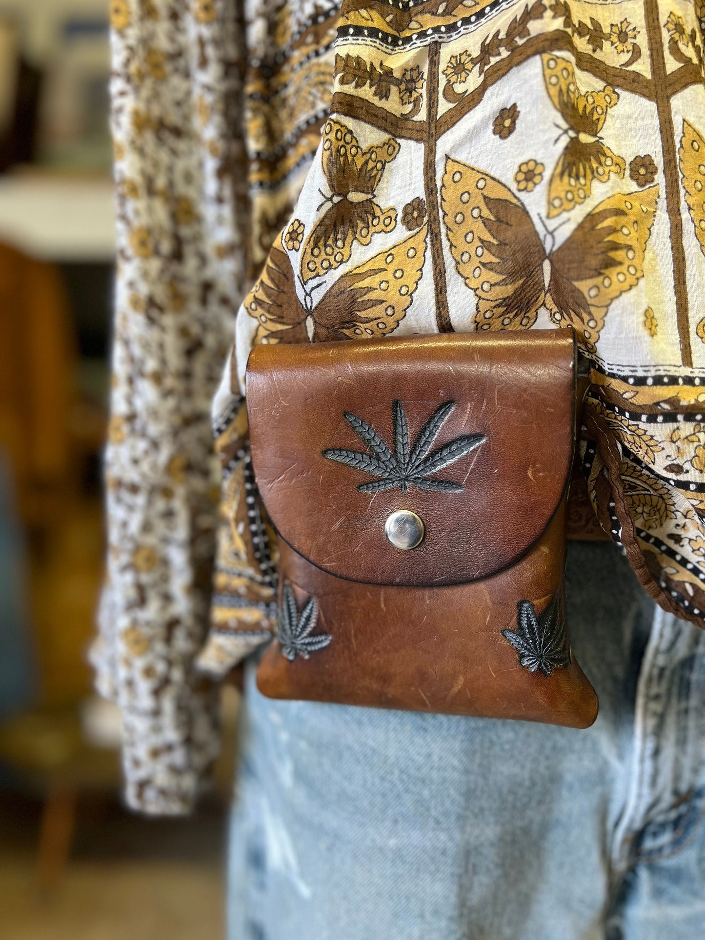 Vintage 70’s Hand Tooled Leather Belt Bag Weed Leaf Mary Jane