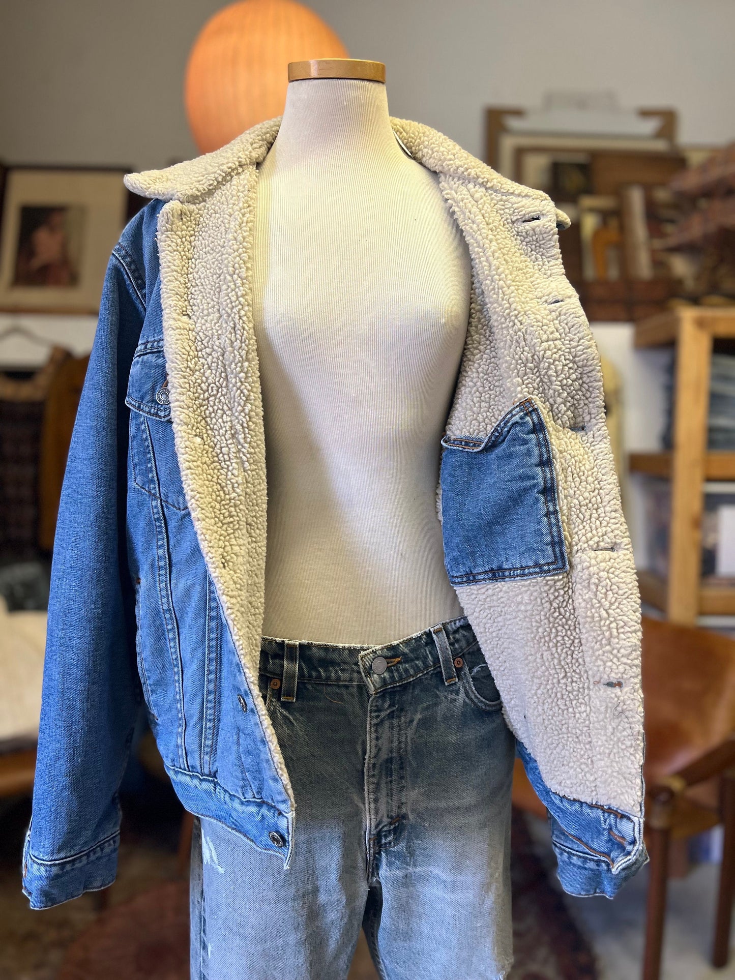 Vintage Levi’s Sherpa Denim Trucker Jacket L