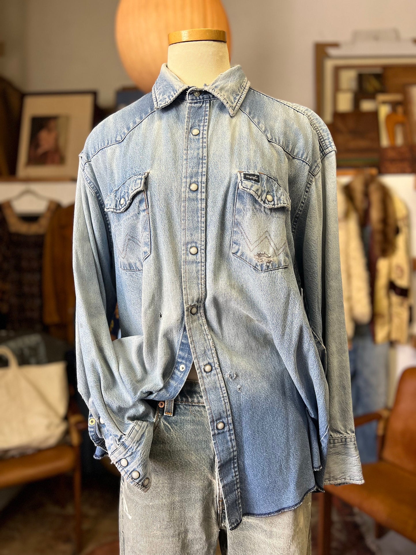 Vintage Faded Distressed Wrangler Denim Pearl Snap Front Shirt Ombré XL
