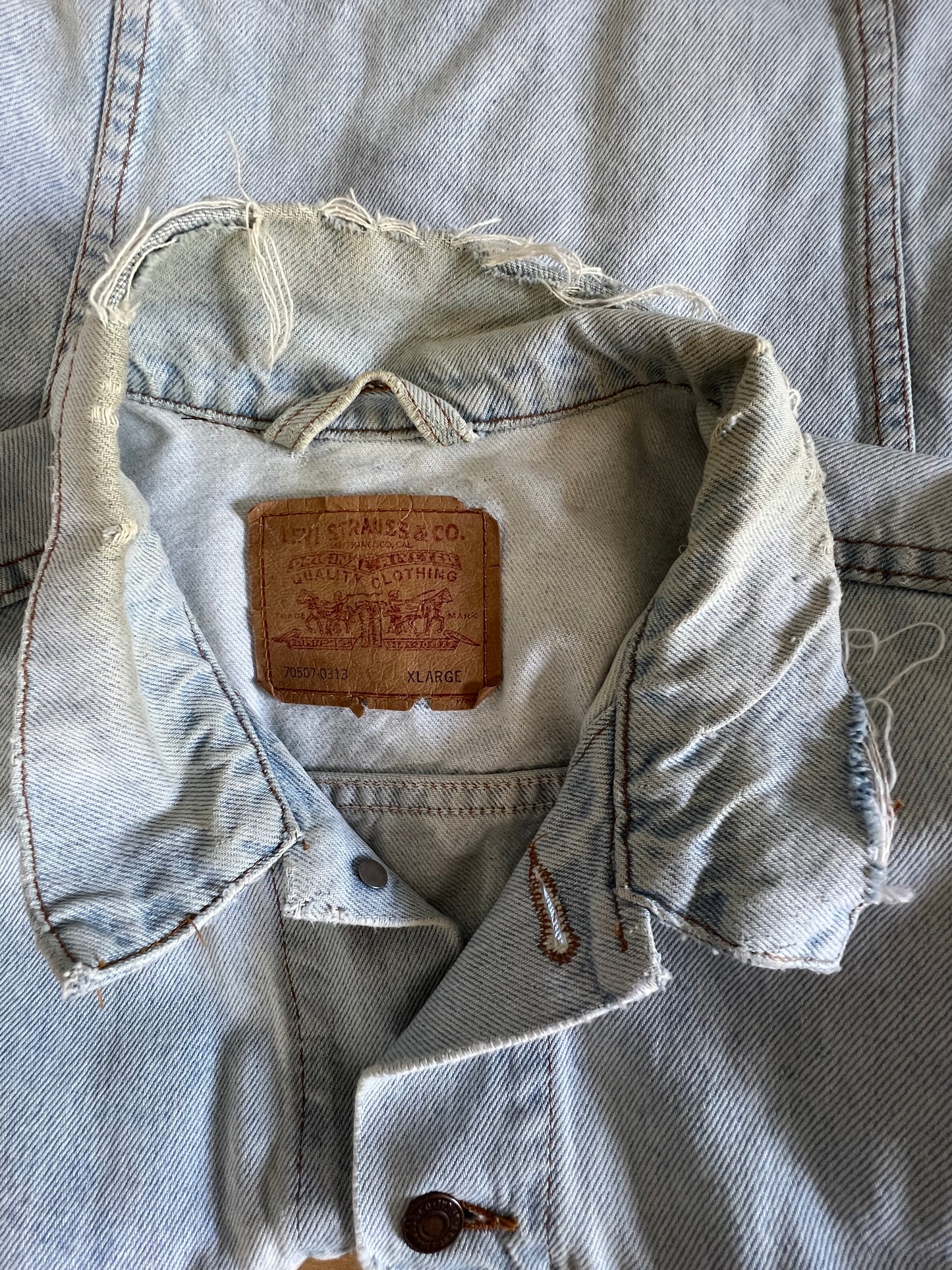Vintage 90’s Distressed Oversized Faded Levi’s Jacket XL