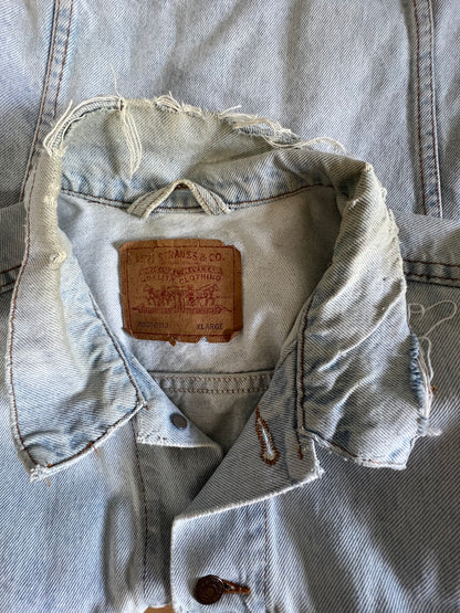 Vintage 90’s Distressed Oversized Faded Levi’s Jacket XL