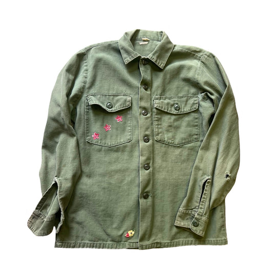 Vintage Army Shirt Jacket Worn Faded Embroidered Flower Patches