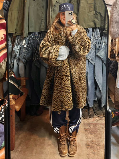 Vintage 1980’s Oversized Faux Fur Leopard Print Coat  XXL