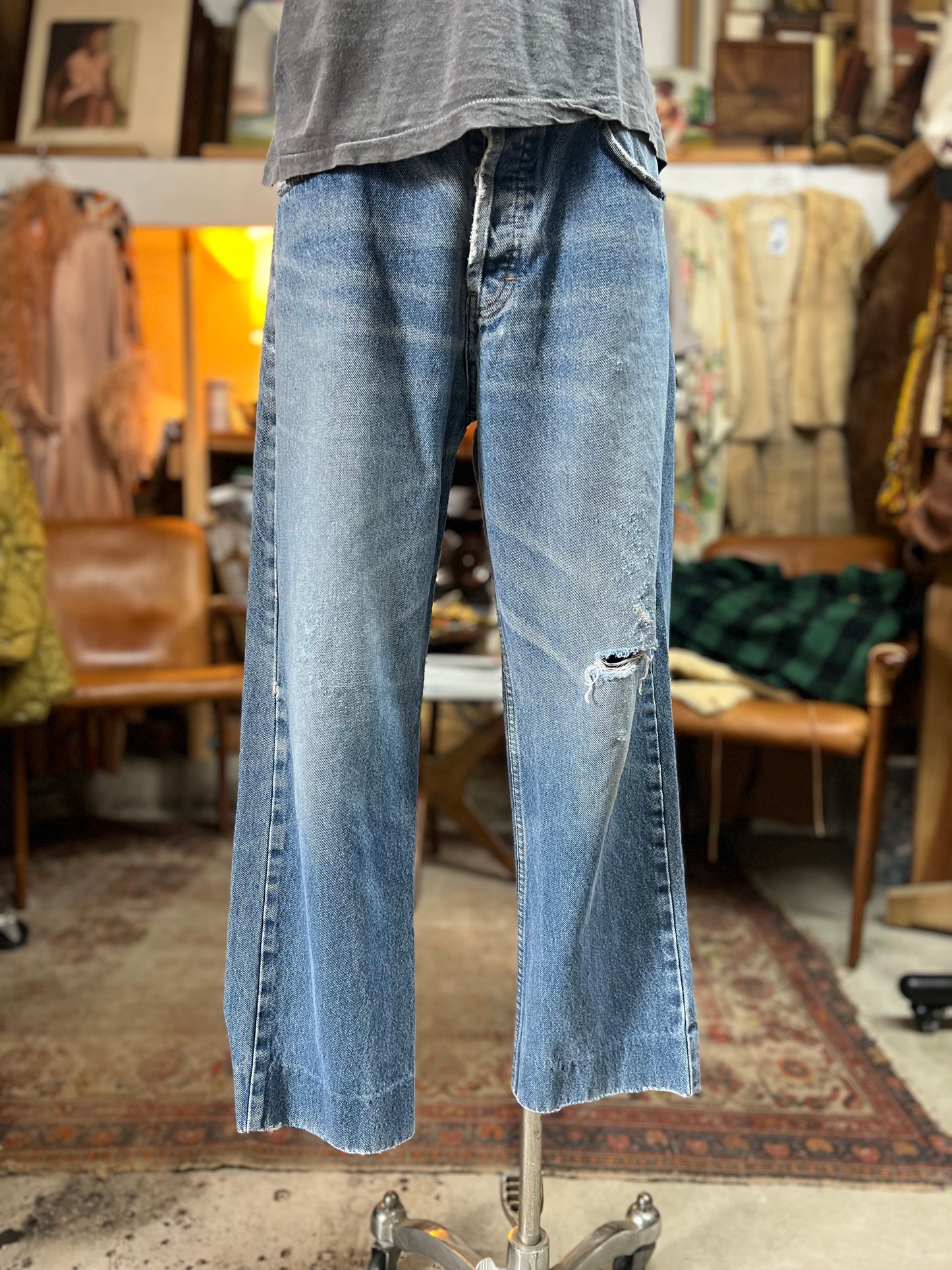 Vintage Levi’s 501 Faded and Worn to Perfection! 34x26