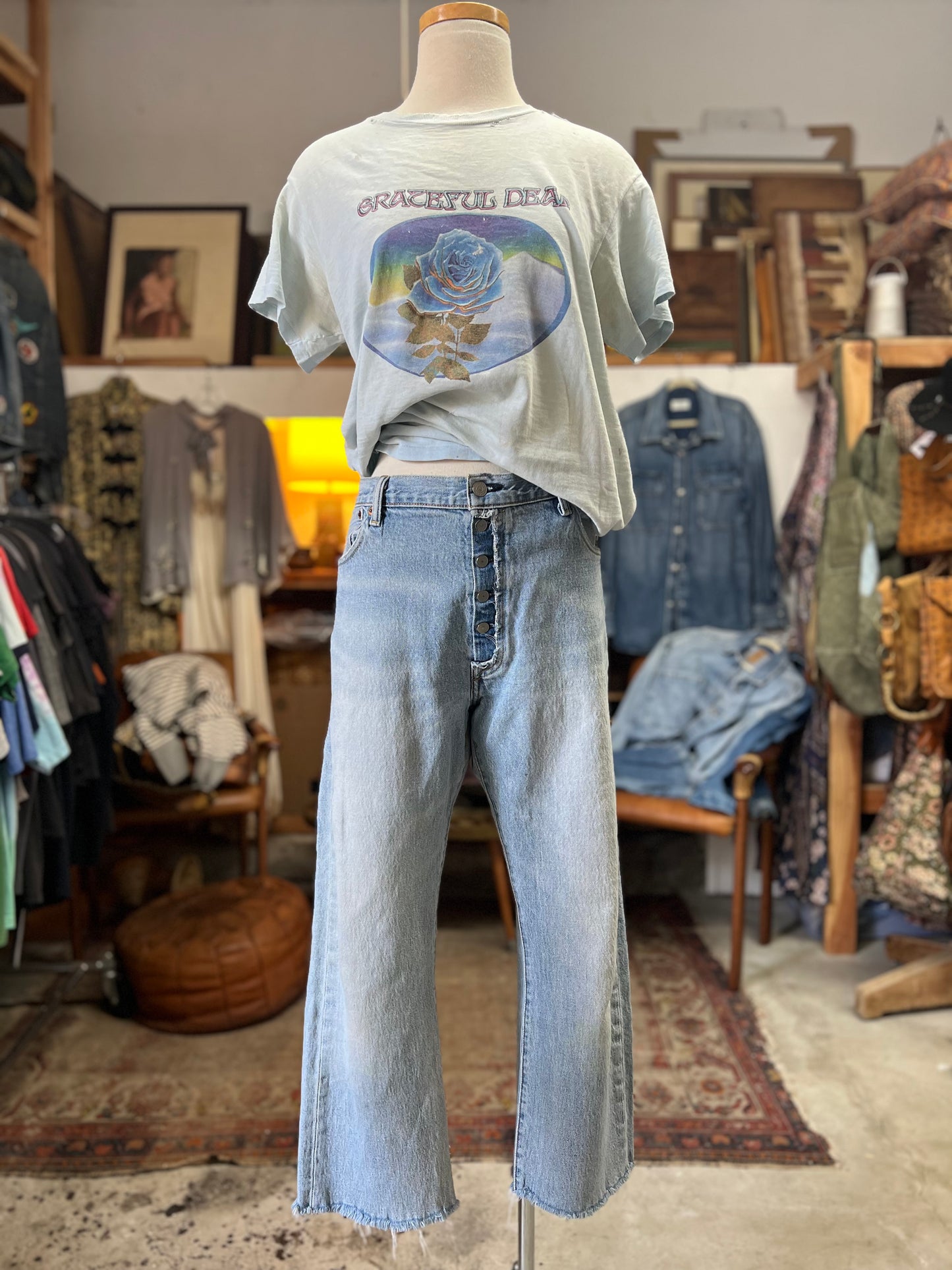 Vintage Distressed Levi’s 501 Raw Hem 38X25