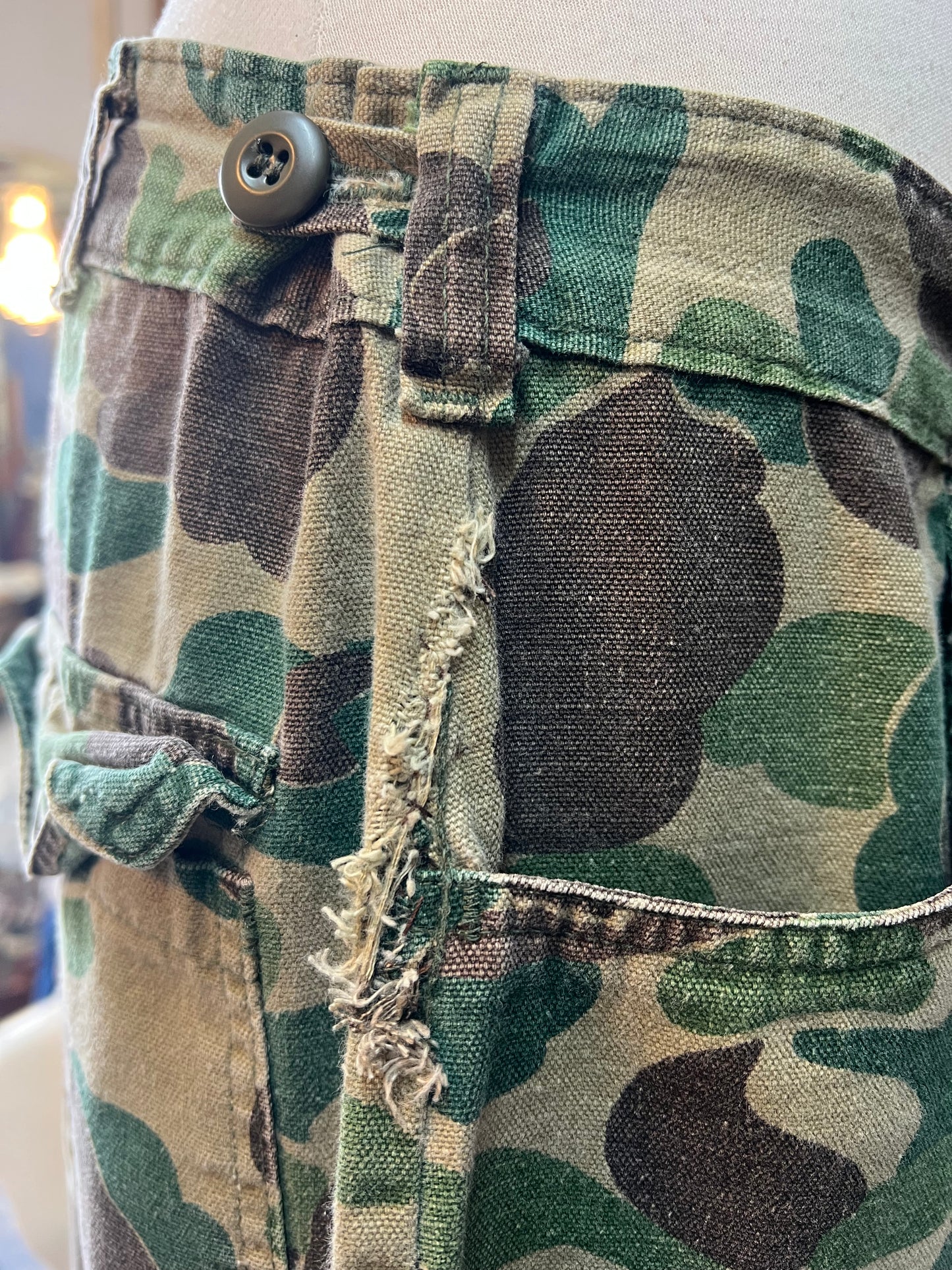 Vintage Distressed Frog Skin Camouflage Cargo Pants XL