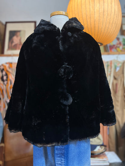 Stunning Vintage 1950’s Mid Century Shawl Collar Fur Opera Cape