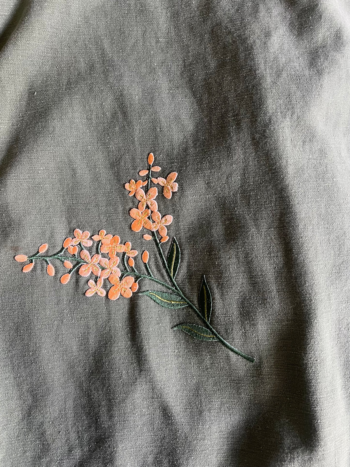 Vintage Army Shirt Jacket Worn Faded Embroidered Flower Patches