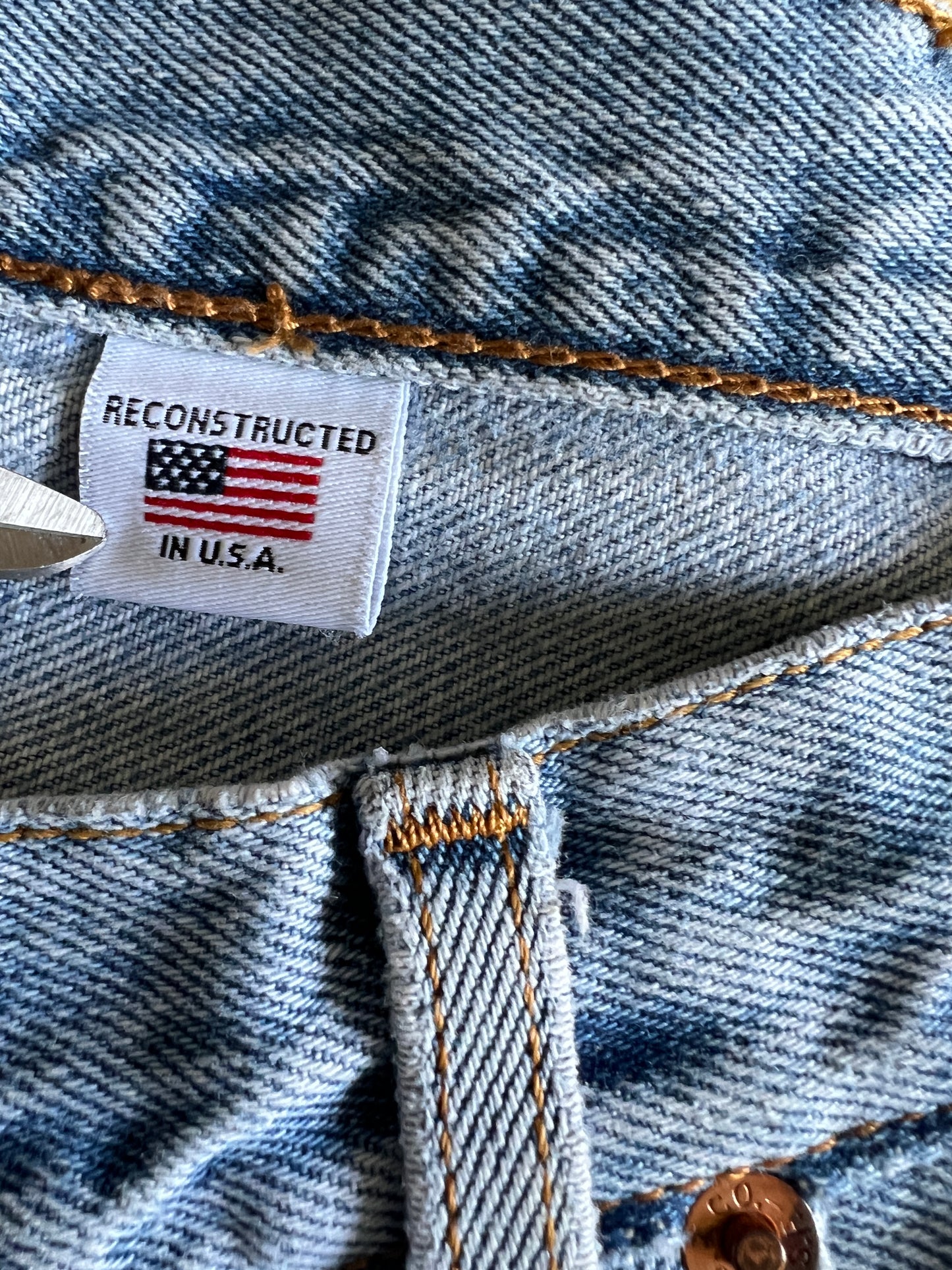 ReDone Vintage Levi’s Faded & Distressed Size 32