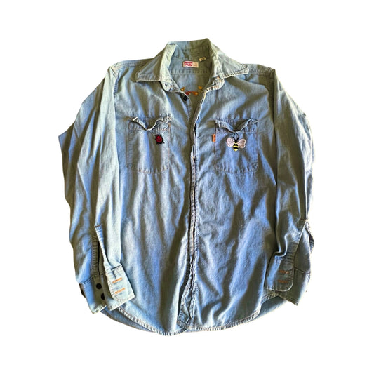 Vintage 70’s Levi’s Chambray Button Down Orange Tab Shirt w/ Embroidered Bee, Ladybug and Flowers L