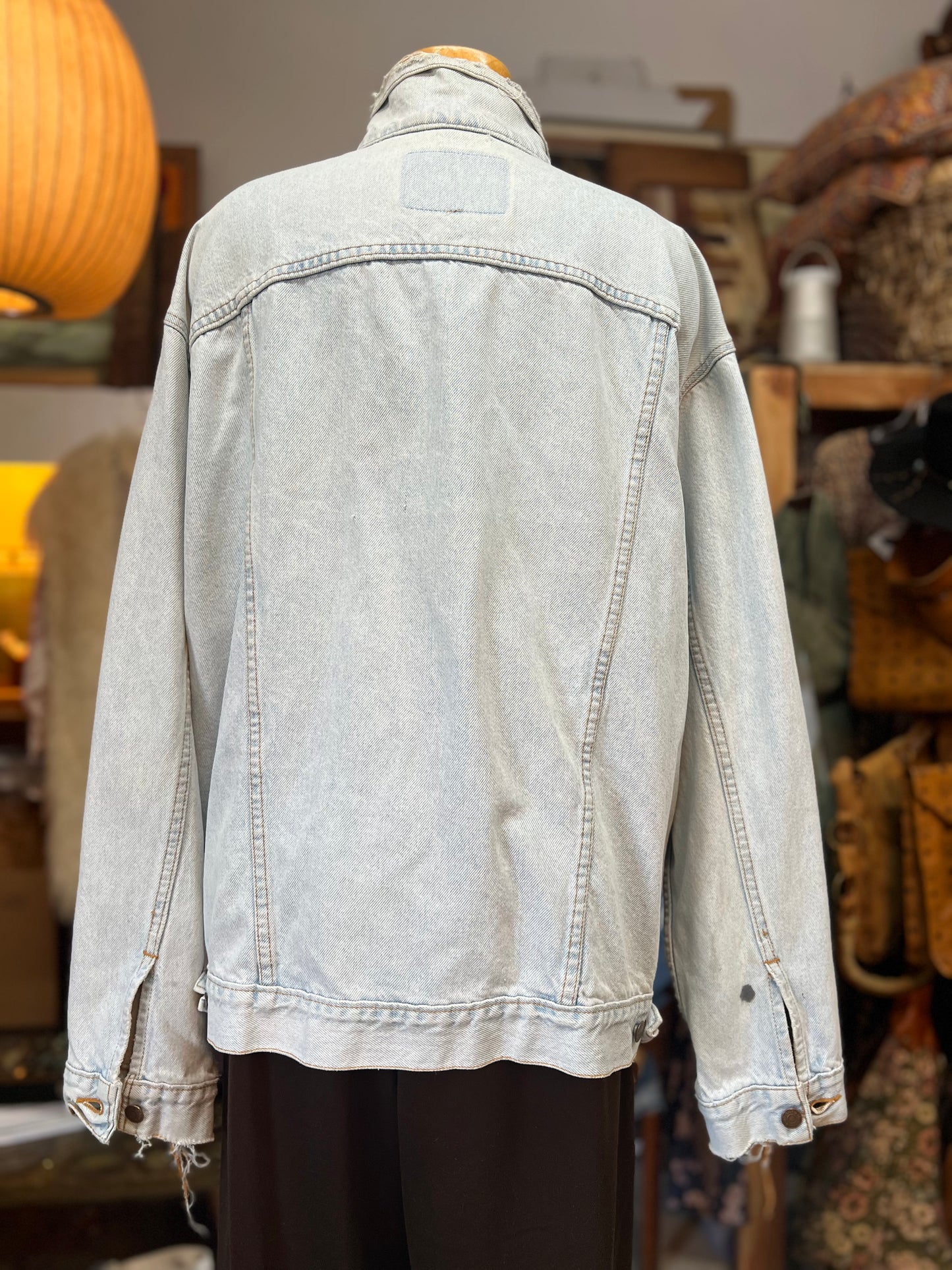 Vintage 90’s Distressed Oversized Faded Levi’s Jacket XL