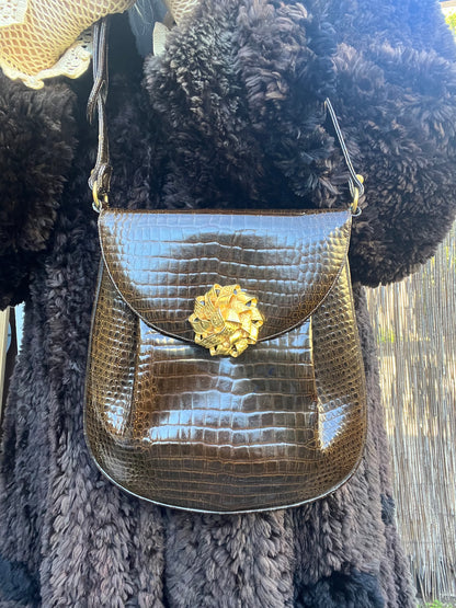 Vintage 1950’s Embossed Patent Leather Purse w/ Gold Brooch Closure