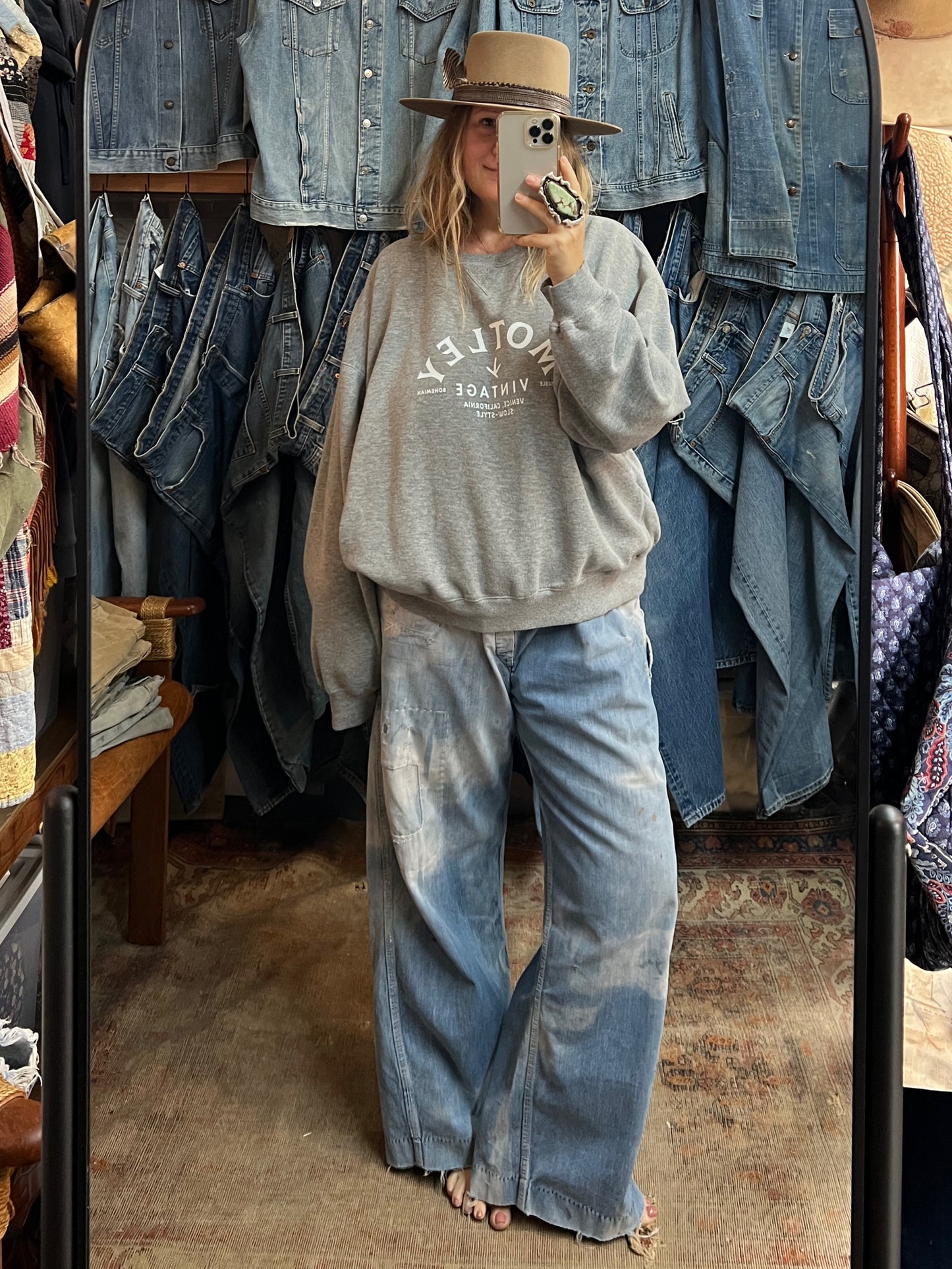 Vintage 90’s Russell Distressed Oversized Sweatshirt w/ MV Logo XXL #24