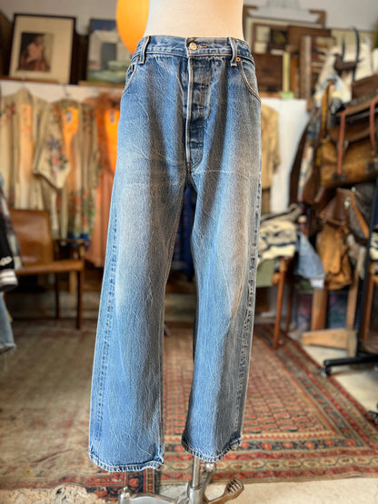 Vintage Levi’s 501 Worn to Perfection 36 x 27