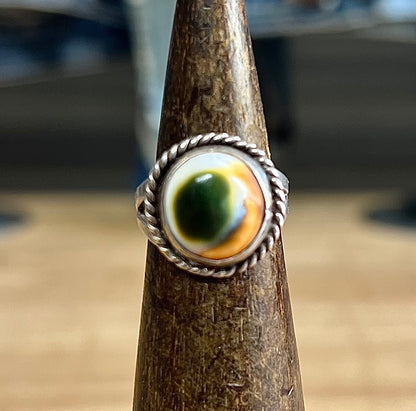 Vintage Sterling Old Pawn Operculum Ring Size 6