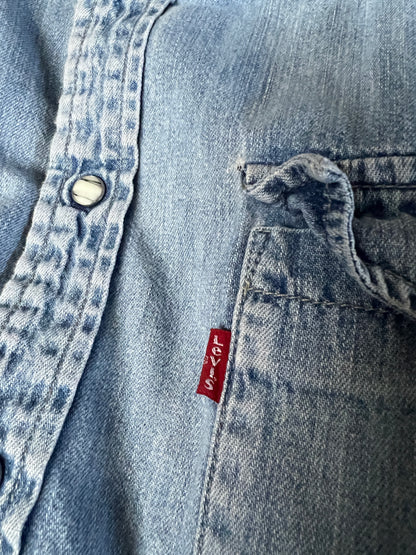 Vintage 1992 Levi’s Pearl Snap Worn to Perfection Denim Shirt L