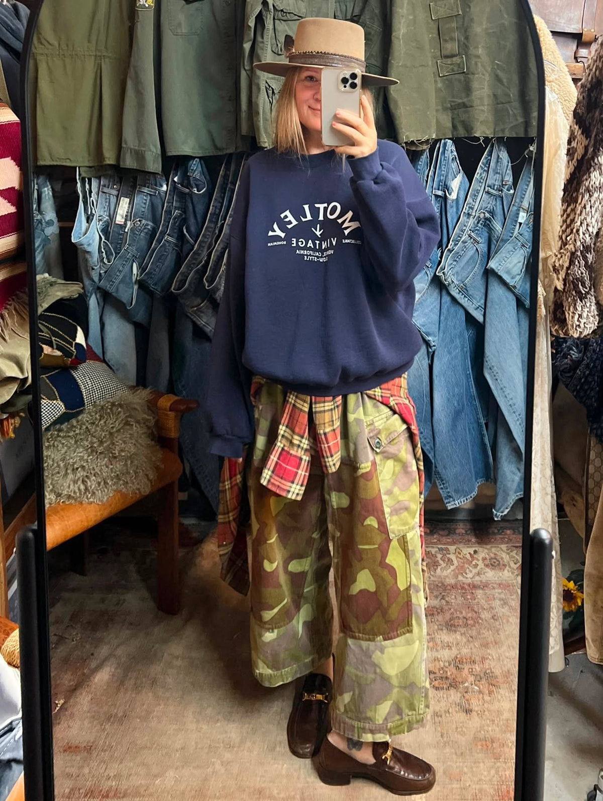 Vintage Oversized Distressed Honors Sweatshirt w/ MV Logo XXL #33