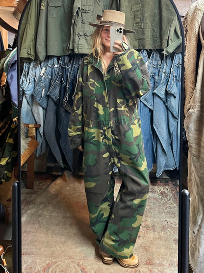 Vintage Oversized Cabellas Camouflage Zip Front Jumpsuit XXL