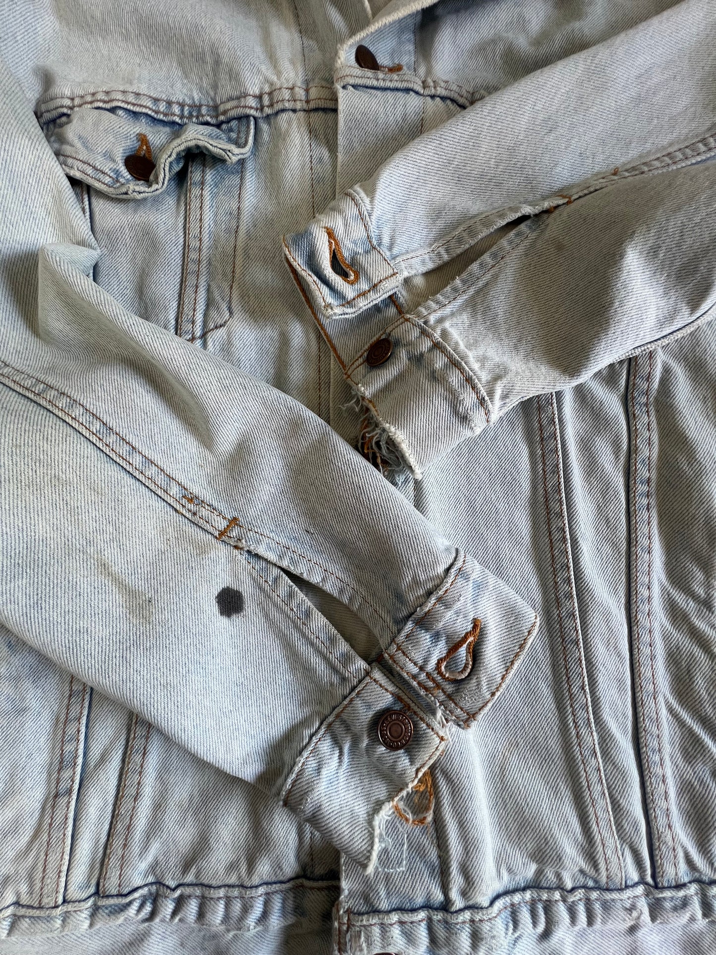 Vintage 90’s Distressed Oversized Faded Levi’s Jacket XL