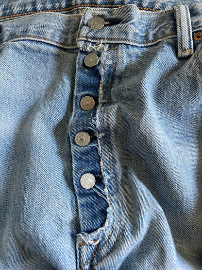 Vintage Distressed Levi’s 501 Raw Hem 38X25