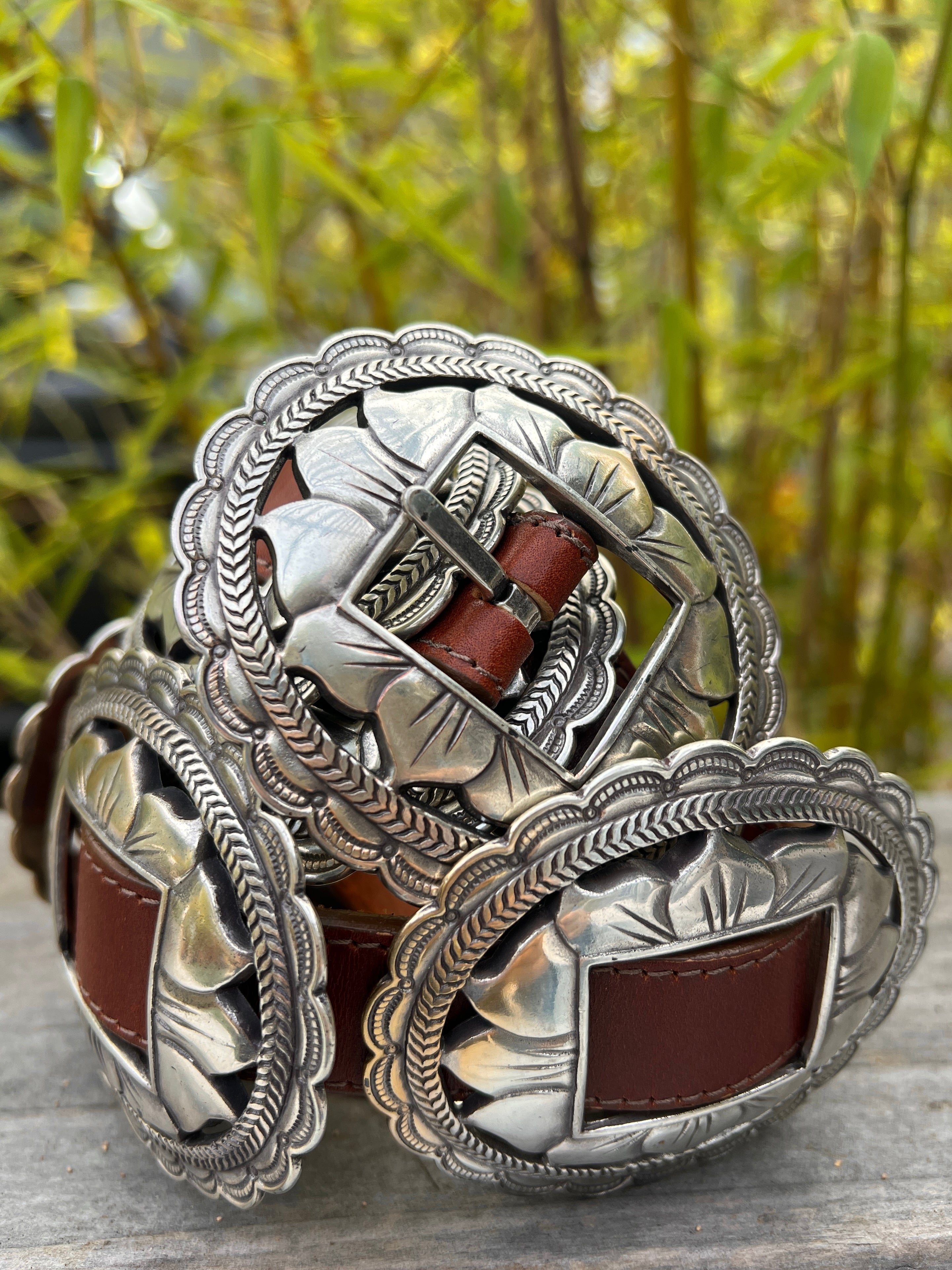 小物 HALCYON PEWTER BUCKLE Concho Belt Vintage 1993 Brighton Sunflower Concho Belt L – Motley Vintage