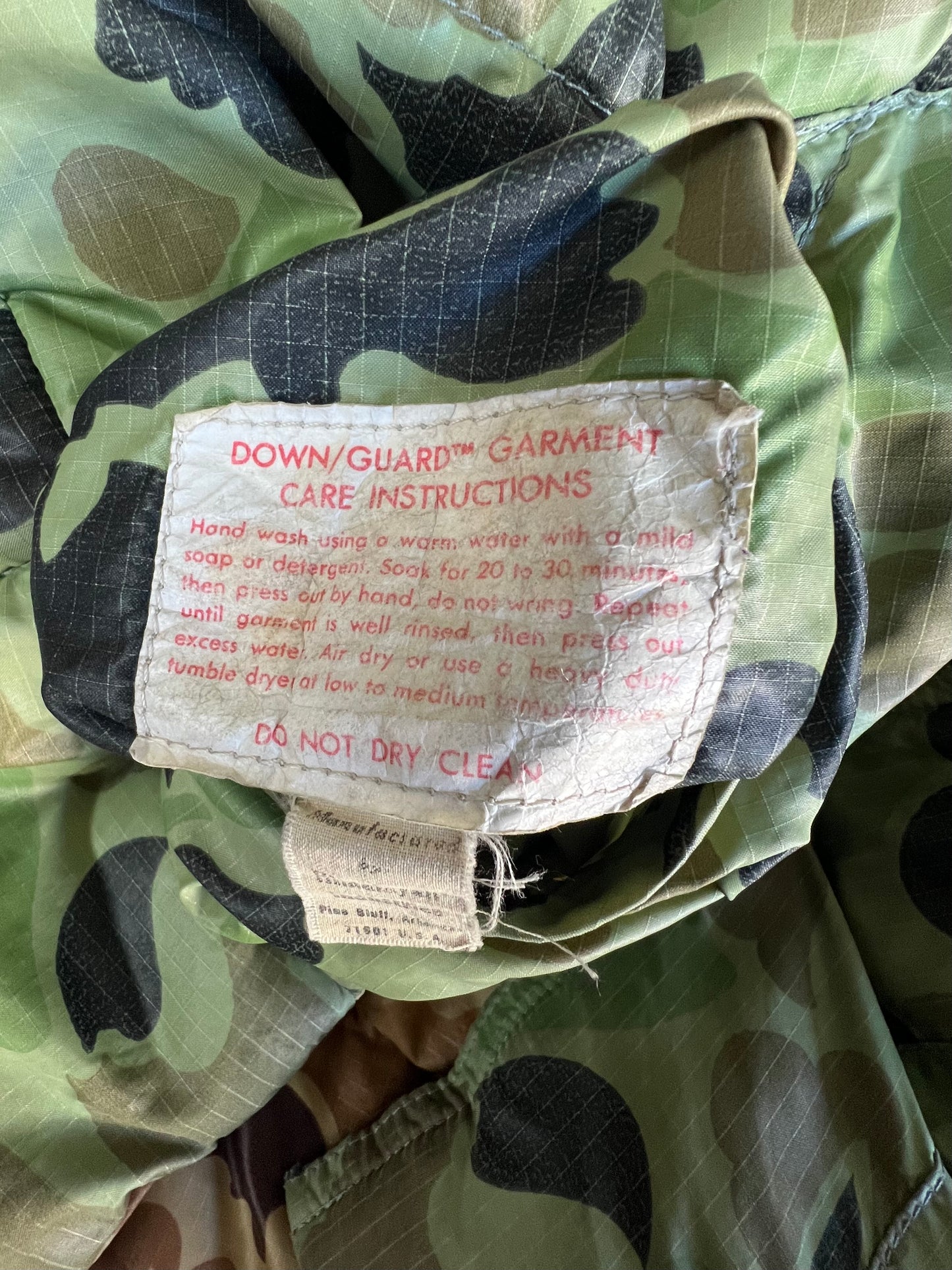 Rare Vintage 1970’s Ripstop Nylon Reversible Camo Down Jacket XL