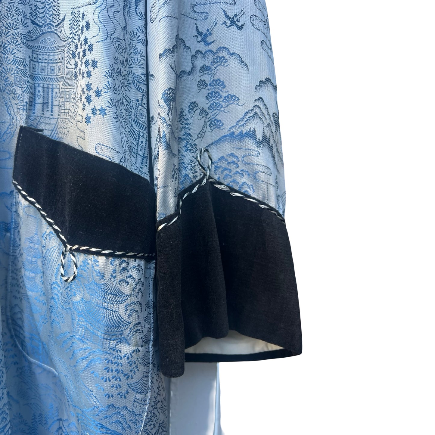 Vintage 1950’s Silk & Velvet JacquardSmoking Jacket Robe M