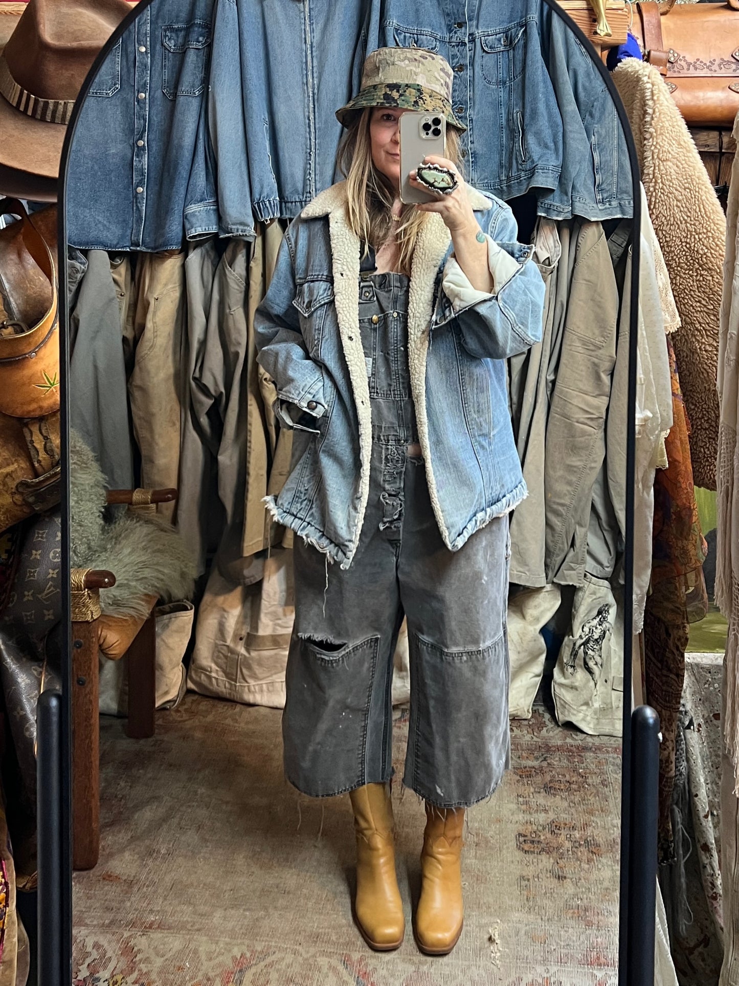 Vintage Worn To Perfection Levi’s Denim Sherpa Jacket 44 XL