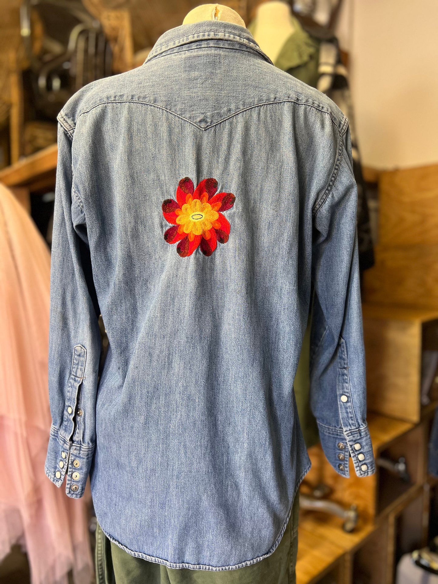 Vintage Sanforized Wrangler Pearl Snap Shirt Embroidered Flower